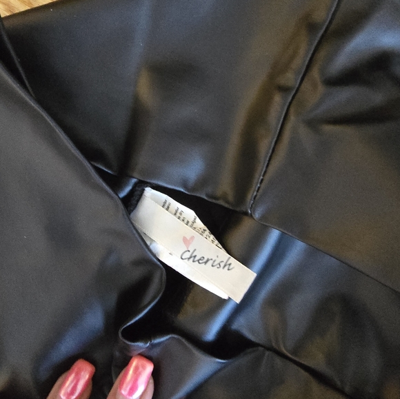 Cherish Faux leather leggings size small - Picture 2 of 3